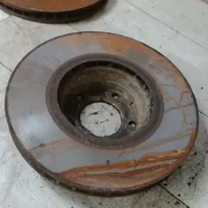 BMW E39 95-03 Első féktárcsa3.0 d bontott alkatrész Gyors kiszállítás