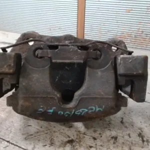 BMW E39 95-03 Jobb első féknyereg munkahengerrel 3.0 d bontott alkatrész Akció