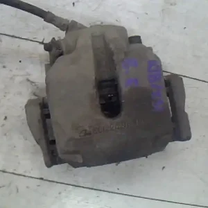 BMW E39 95-03 Bal első féknyereg munkahengerrel bontott alkatrész Árcsökkenés