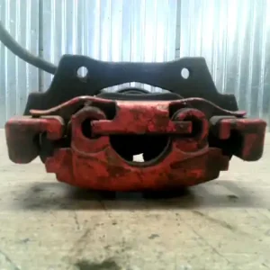 BMW E46 98-05 Bal hátsó féknyereg munkahengerrel bontott alkatrész Árcsökkenés