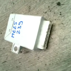 BMW E65 02.09.01-08.09.30 Vezérlőegység csomagtérajtó nyitás-záráshoz bontott alkatrész Kihagyhatatlan ajánlat