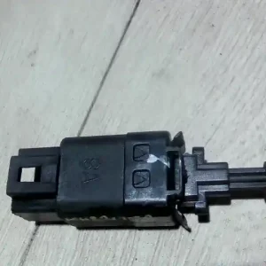 Expressz kézbesítés CHEVROLET AVEO T200 03.01-07.12 Féklámpa pedál kapcsoló bontott alkatrész