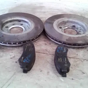 Nézd meg most CITROEN BERLINGO 02-08 Első pár féktárcsa bontott alkatrész