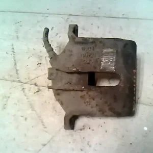 Azonnal elérhető CITROEN XSARA 00.11-04.12 Bal első féknyereg munkahengerrel 1.6 i, hűtött tárcsás bontott alkatrész