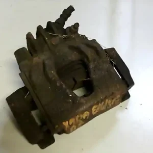 Végkiárusítás CITROEN XSARA 97.11-00.10 Bal első féknyereg munkahengerrel bontott alkatrész