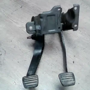 Nézd meg most DACIA LOGAN 04.11-08.06 Pedálsor fék és kuplungpedál 1.5dci bontott alkatrész