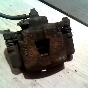 DAEWOO LANOS 01- Jobb első féknyereg munkahengerrel 1.3 ibontott alkatrész Exkluzív ajánlat