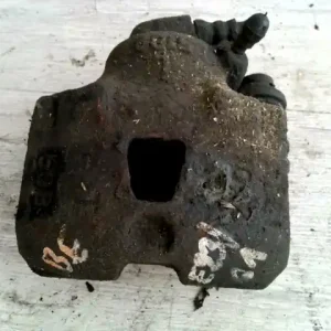 Nézd meg most DAIHATSU COURE Bal első féknyereg munkahengerrel bontott alkatrész