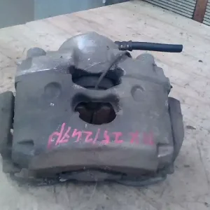 FIAT Croma 3 2005.06.01-2010.02.28 Jobb első féknyereg munkahengerrel 2,2i bontott alkatrész Utolsó esély