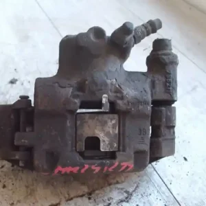 Csak ma FIAT PUNTO I. Bal első féknyereg munkahengerrel 1.7d bontott alkatrész