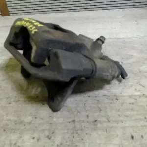 Kiárusítás FIAT PUNTO I. Bal első féknyereg munkahengerrel bontott alkatrész