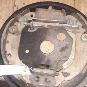 Népszerű FIAT PUNTO I. Bal hátsó fék alaplapbontott alkatrész