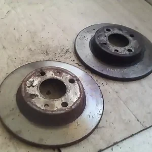 Kedvezmény FIAT PUNTO I. Első pár féktárcsa 1.1i bontott alkatrész