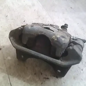 Ajánlat FIAT PUNTO II. Bal első féknyereg munkahengerrel 1.2i bontott alkatrész