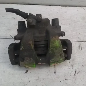 Kedvezményes ár FIAT PUNTO II. Jobb első féknyereg munkahengerrel 1.2ibontott alkatrész