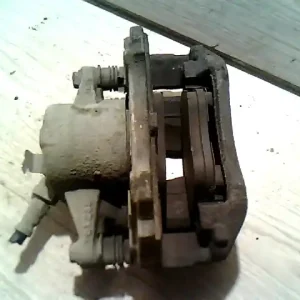 Rendeld meg most FIAT STILO 01.09-06.12 Bal első féknyereg munkahengerrel hűtött tárcsáhozbontott alkatrész