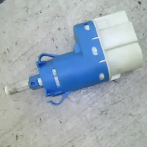 Népszerű FORD C-MAX 03.06-07.03 Féklámpa pedál kapcsoló bontott alkatrész