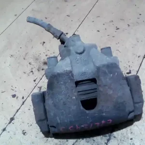 Kedvezmény FORD C-MAX 03.06-07.03 Jobb első féknyereg munkahengerrel 1.6tdci bontott alkatrész