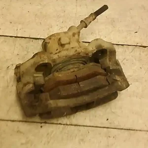 Biztonságos fizetés FORD FIESTA -83 Jobb első féknyereg munkahengerrel 1.6dbontott alkatrész