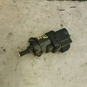 Nézd meg most FORD FIESTA 05-08 Féklámpa pedál kapcsoló bontott alkatrész