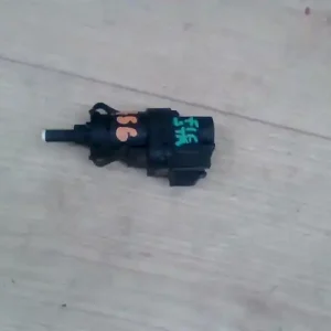 FORD FIESTA 05-08 Féklámpa pedál kapcsoló bontott alkatrész Rendeld meg most