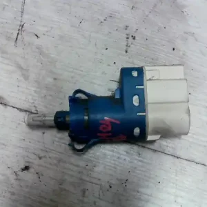 Nézd meg most FORD FIESTA 05-08 Féklámpa pedál kapcsoló 1.4tdci bontott alkatrész