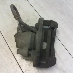 Vedd meg online FORD FIESTA 05-08 VAN Jobb első féknyereg munkahengerrel 1.4dbontott alkatrész