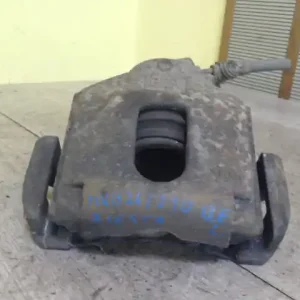 Bestseller FORD FIESTA 05-08 VAN Bal első féknyereg munkahengerrel 1.4 d bontott alkatrész