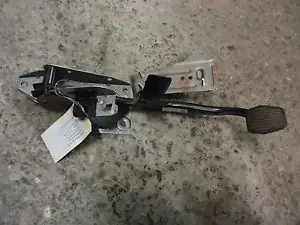 FORD FOCUS 04- Fékpedál bontott alkatrész Outlet