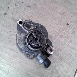 FORD FOCUS 04- Vákuumpumpa bontott alkatrész Legnépszerűbb