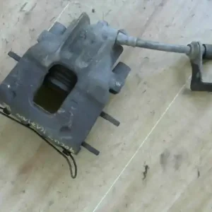 Legjobb ár FORD FOCUS 98-04 Bal első féknyereg munkahengerrel bontott alkatrész