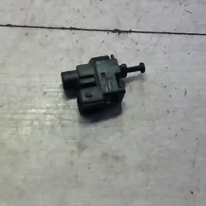 FORD FOCUS 98-04 Féklámpa pedál kapcsoló bontott alkatrész Gyors szállítás