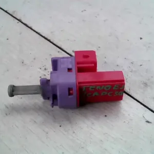 Legkelendőbb FORD FOCUS 98-04 Féklámpa pedál kapcsoló bontott alkatrész