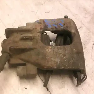 Alacsony ár FORD FOCUS 98-04 Jobb első féknyereg munkahengerrel 1.8i bontott alkatrész