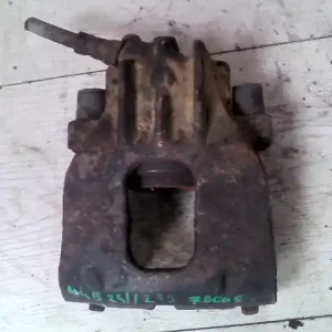 Prémium FORD FOCUS 98-04 Jobb első féknyereg munkahengerrel bontott alkatrész