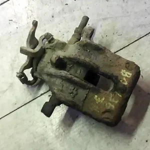 Gyors kiszállítás FORD FOCUS 98-04 Jobb hátsó féknyereg munkahengerrel bontott alkatrész