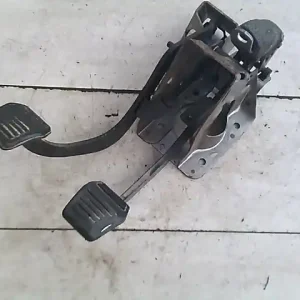 FORD FOCUS 98-04 Pedálsor fék és kuplungpedál bontott alkatrész Kedvezmény