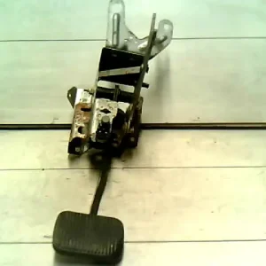 Alacsony ár FORD MONDEO 01-07 Fékpedál bontott alkatrész