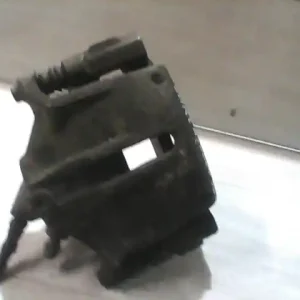 Végkiárusítás FORD MONDEO 01-07 Jobb első féknyereg munkahengerrel hütött tárcsabontott alkatrész