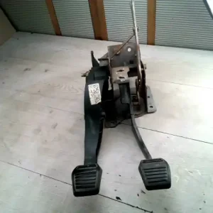 FORD MONDEO 01-07 Pedálsor fék és kuplungpedál 2.0b bontott alkatrész Szezonális akció