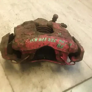 Bestseller FORD PUMA Bal első féknyereg munkahengerrel 1.4i bontott alkatrész