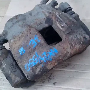 Azonnal elérhető FORD TRANSIT 2006.04.01-2013.12.31 Bal első féknyereg munkahengerrel bontott alkatrész