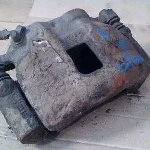 FORD TRANSIT 2006.04.01-2013.12.31 Jobb első féknyereg munkahengerrel bontott alkatrész Rendeld meg most