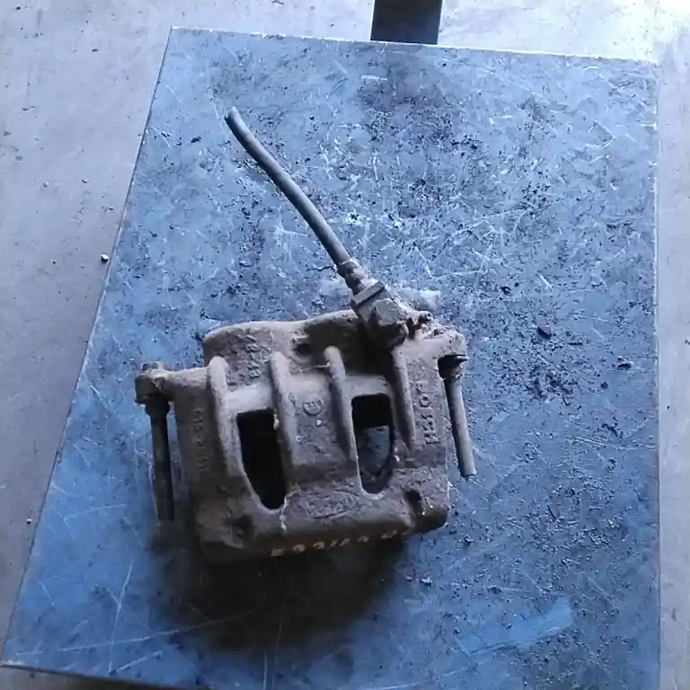 FORD TRANSIT 99-06 Bal első féknyereg munkahengerrel 2.0 d bontott alkatrész Akciós ár