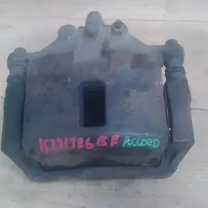 Expressz szállítás HONDA ACCORD 96-99 Bal első féknyereg munkahengerrel 2.0i bontott alkatrész