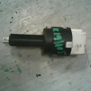 Vedd meg most HONDA CITY 02.12-08.12 Féklámpa pedál kapcsoló bontott alkatrész