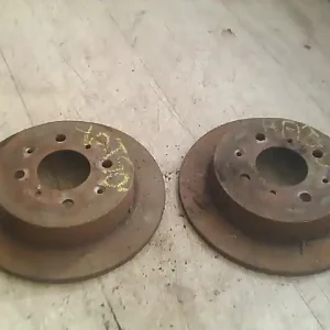 HONDA JAZZ 02.01-08.09 Hátsó pár féktárcsa bontott alkatrész Kiárusítás