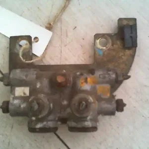 Alacsony ár HYUNDAI ACCENT 94-97 Fékcső elosztó bontott alkatrész