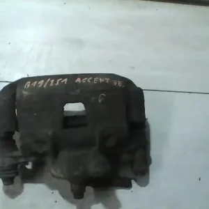 HYUNDAI ACCENT 94-97 Jobb első féknyereg munkahengerrel bontott alkatrész Ne maradj le