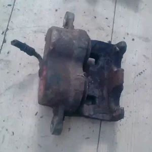 Csak ma HYUNDAI H1 Bal első féknyereg munkahengerrel 2.5td bontott alkatrész